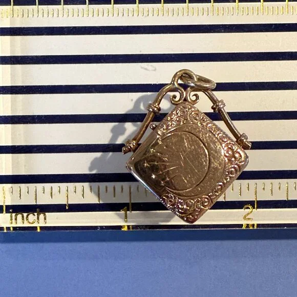 10k Gold Locket Celestial Moon and Stars 4.2g VINTAGE - Picture 14 of 17